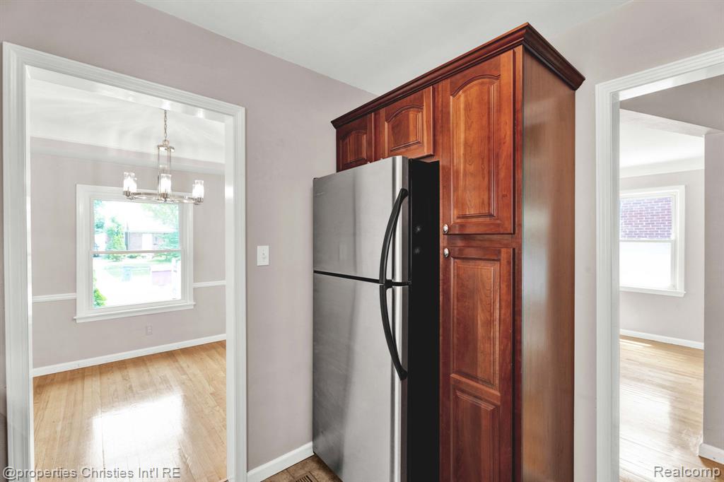 708 S Minerva Avenue, Royal Oak, MI 48067 — Photo 13
