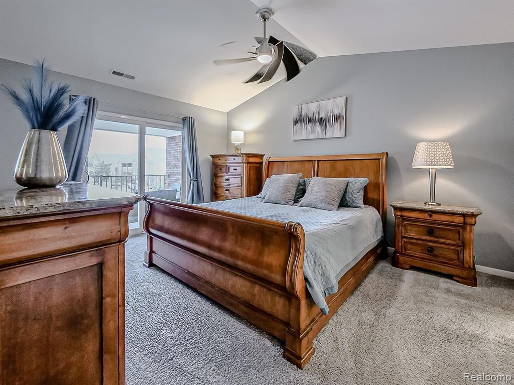 45724 WARWICK Drive, Macomb, MI 48044 — Photo 13