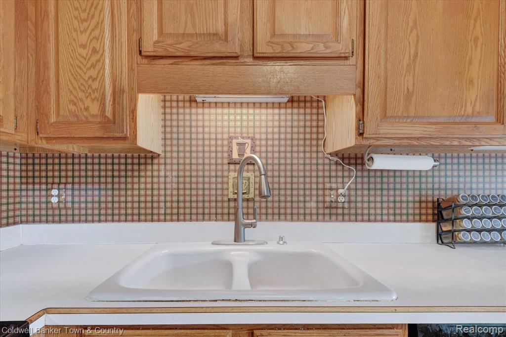 6656 Snowshoe Lane, Brighton, MI 48116 — Photo 20