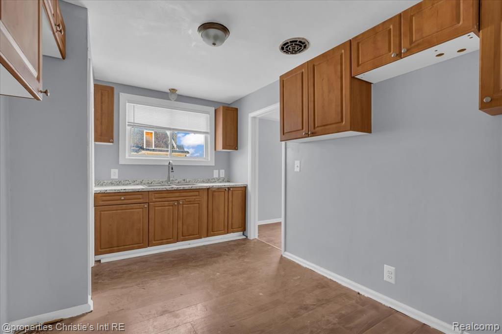 10300 Orangelawn Street, Detroit, MI 48204 — Photo 9