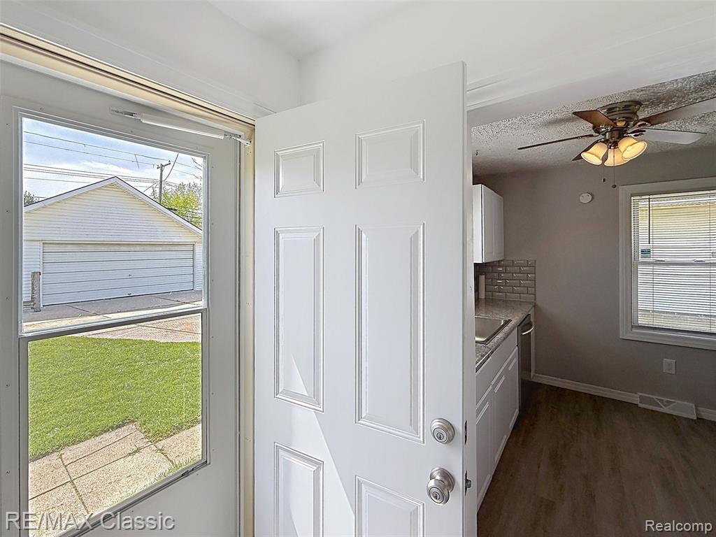 28455 Birchlawn Street, Garden City, MI — Photo 19