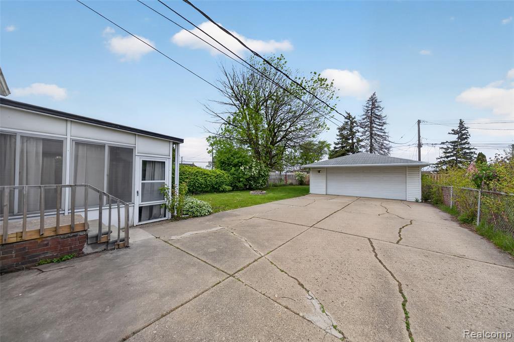 76 W Katherine Avenue, Madison Heights, MI 48071 — Photo 21