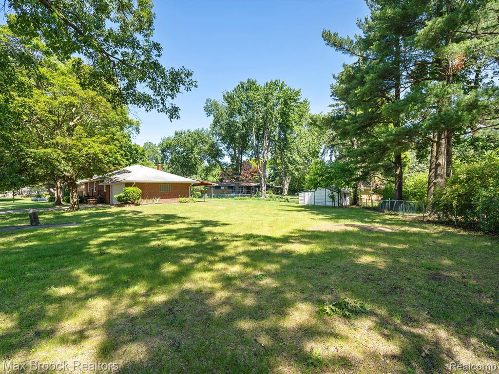 42300 Schoolcraft Road, Plymouth, MI 48170 — Photo 3