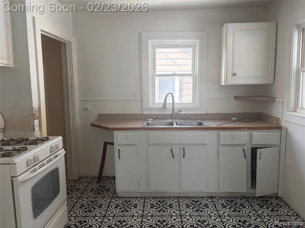 95 W Beverly Avenue, Pontiac, MI 48340 — Photo 4