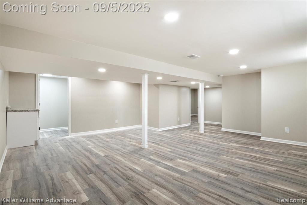 9844 E Clements Circle, Livonia, MI 48150 — Photo 24