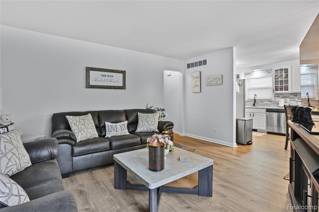 7140 Luana Avenue, Allen Park, MI 48101 — Photo 4