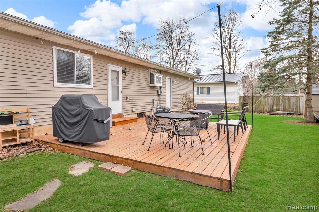 335 DELAWARE Road, Whitmore Lake, MI 48189 — Photo 30