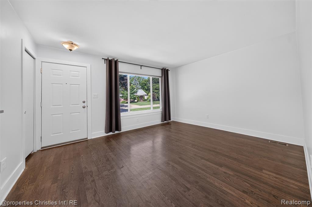 27856 Lenox Avenue, Madison Heights, MI 48071 — Photo 7