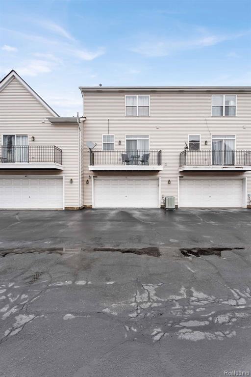 42849 Richmond Drive, Sterling Heights, MI 48313 — Photo 46