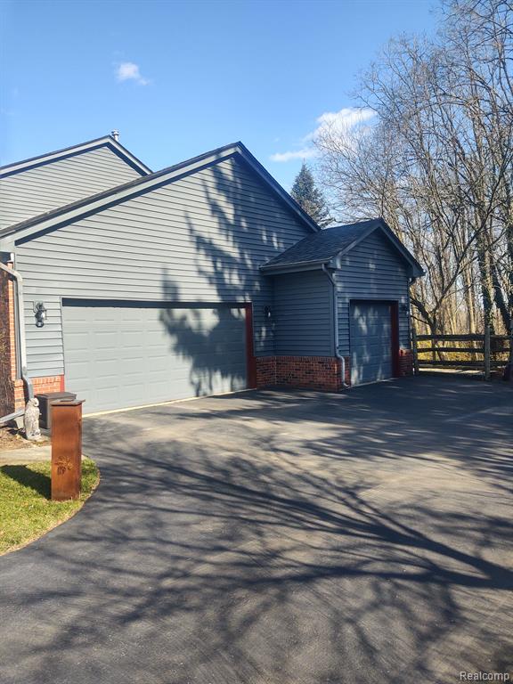 4390 LILY Drive, Howell, MI 48843 — Photo 3