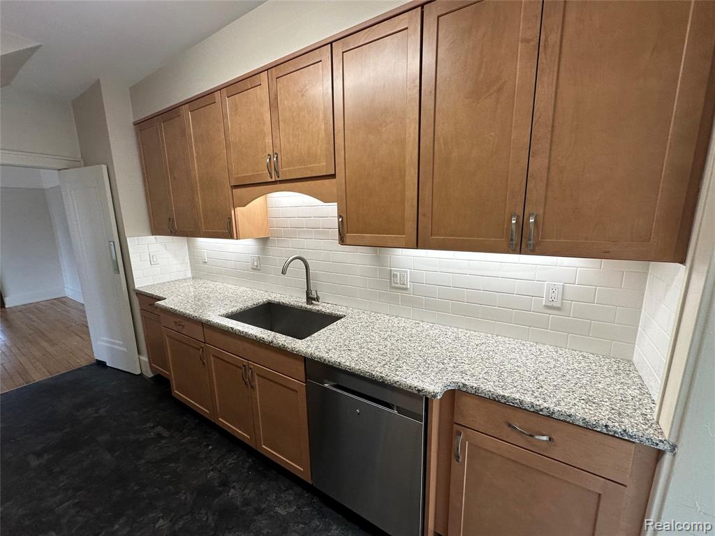 808 E 11 Mile Road, Royal Oak, MI 48067 — Photo 9