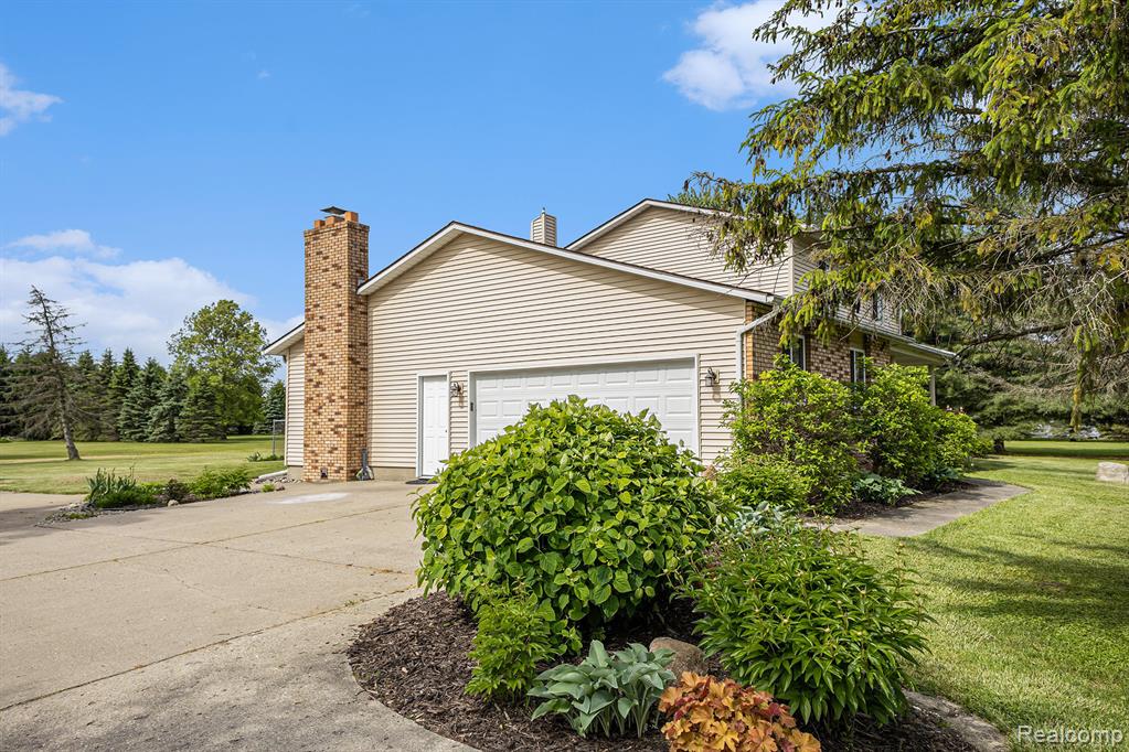 7453 Baldwin Road, Swartz Creek, MI 48473 — Photo 23
