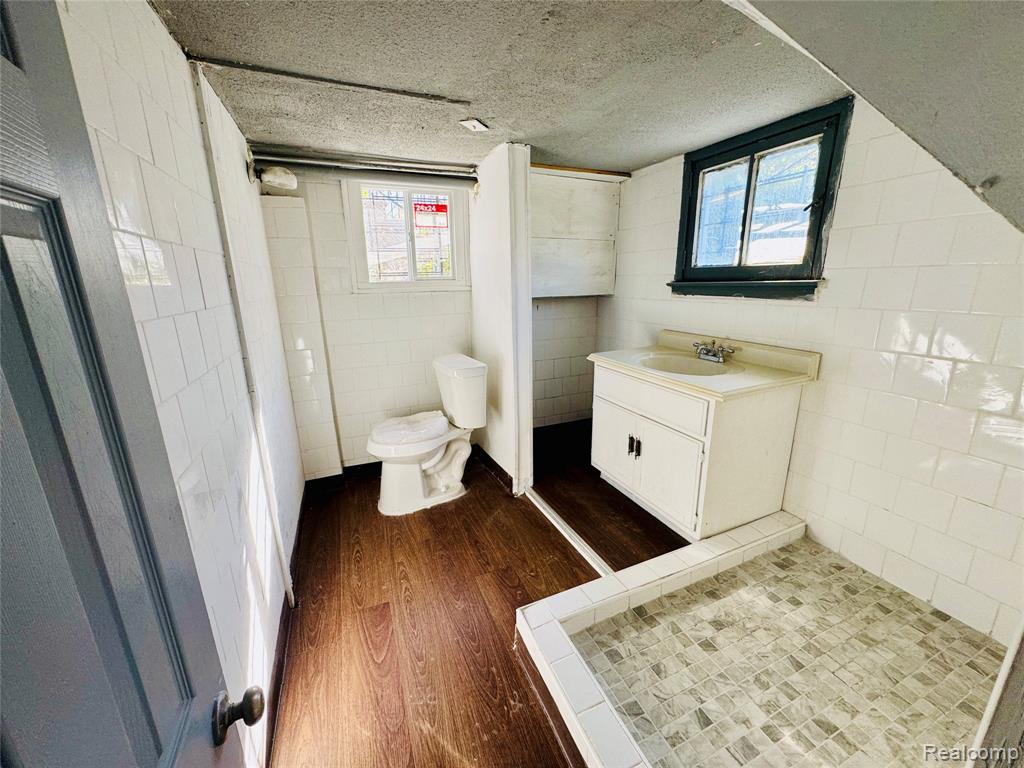 11667 Mitchell Street, Hamtramck, MI 48212 — Photo 27