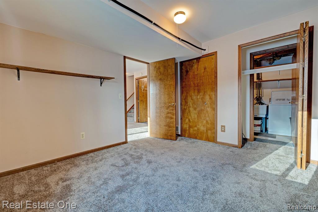 9045 E BLUEWATER Drive, Clarkston, MI 48348 — Photo 29