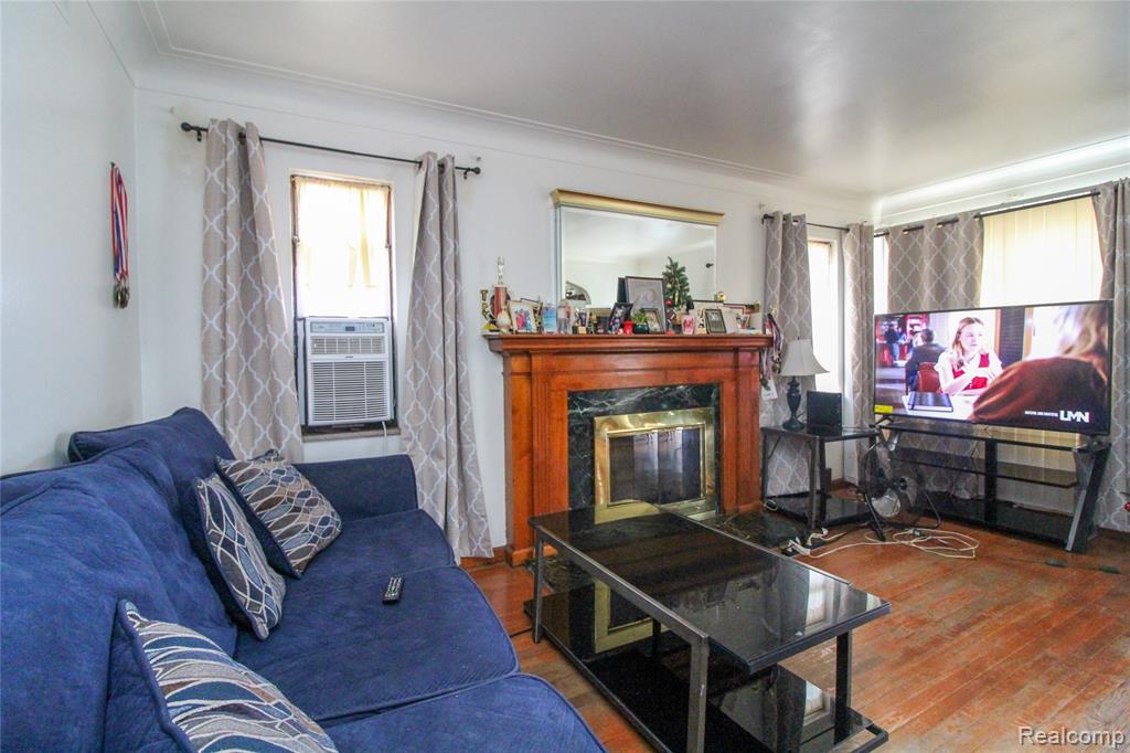 15611 Spring Garden Street, Detroit, MI 48205 — Photo 4