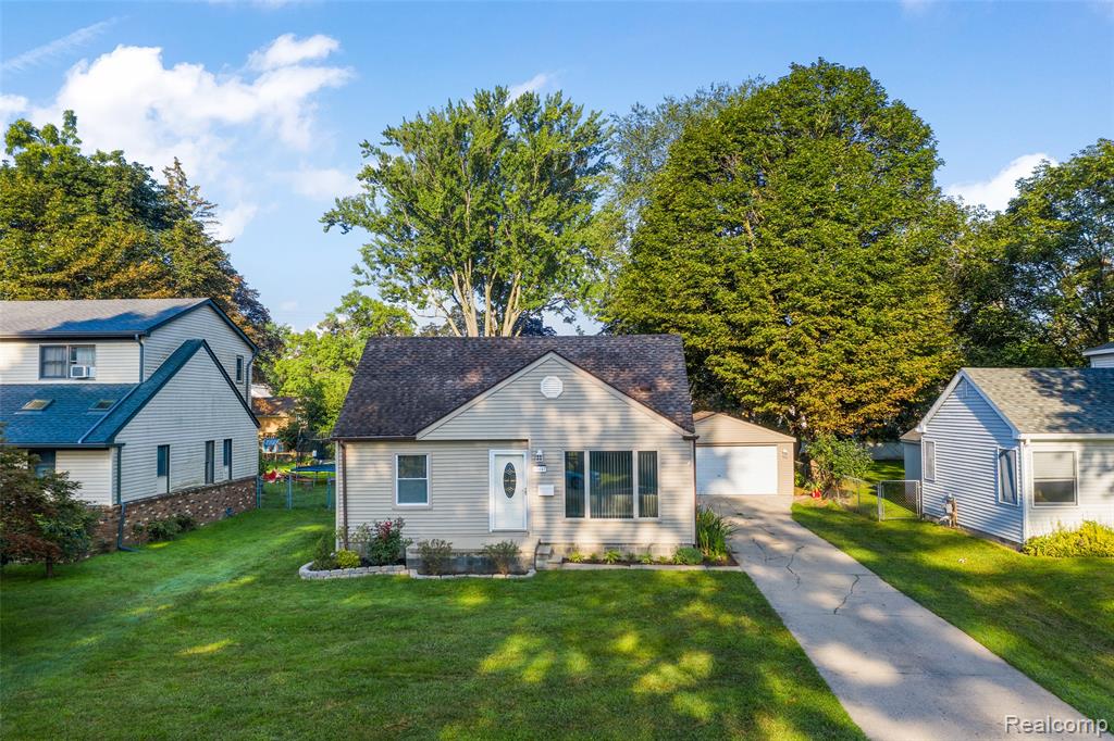 45447 Platt Street, Utica, MI 48317 — Photo 2