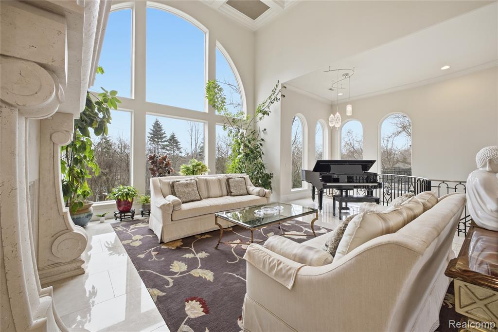 5230 Clarendon Crest Street, Bloomfield Hills, MI 48302 — Photo 4