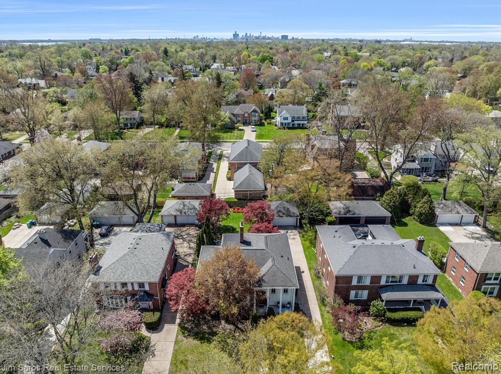743 HARCOURT Road, Grosse Pointe Park, MI 48230 — Photo 16
