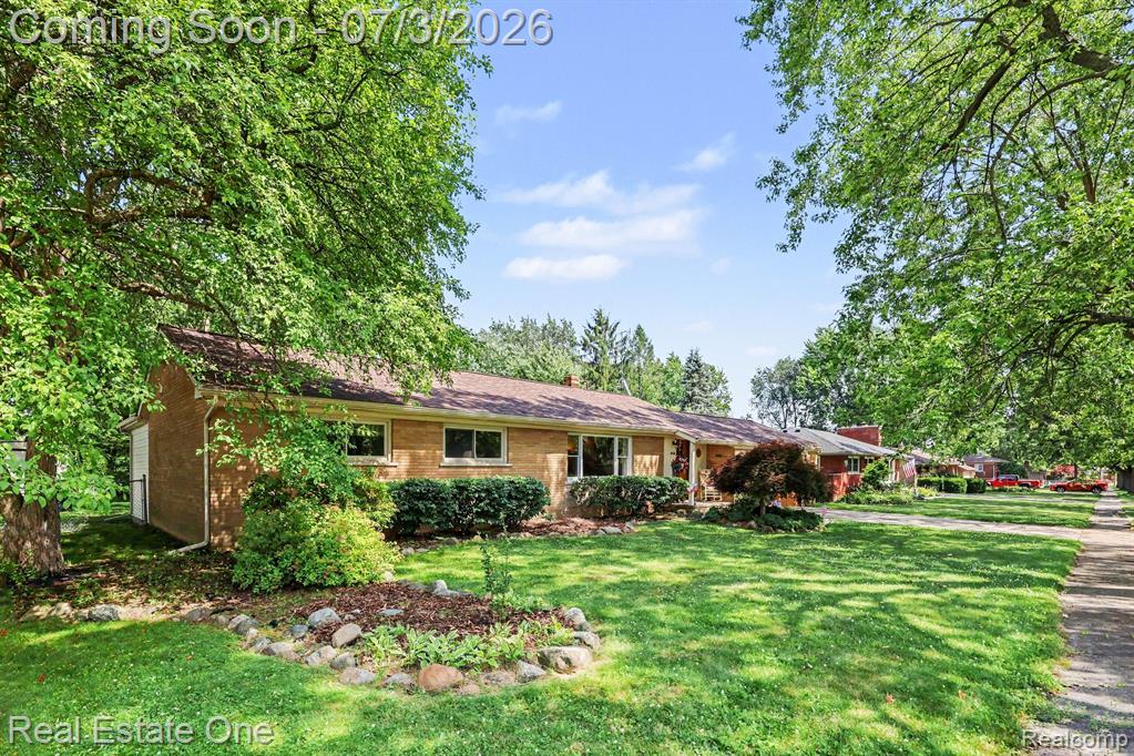 400 Juliet Drive, Almont, MI 48003 — Photo 2