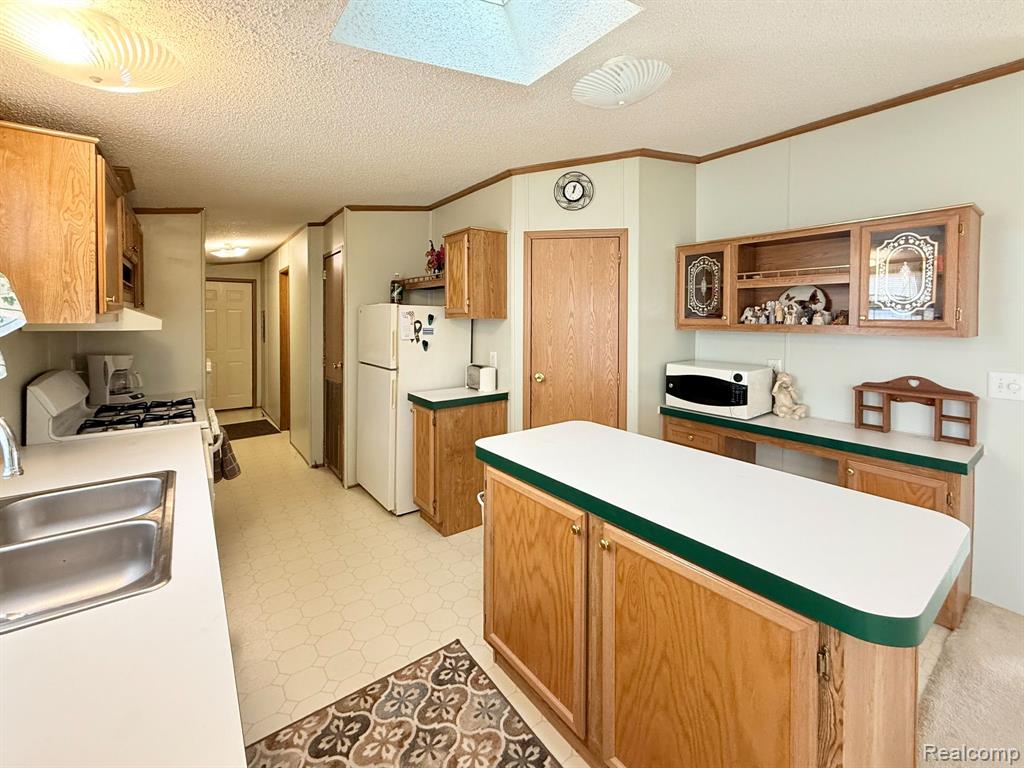 8737 Daniel Drive, Newport, MI 48166 — Photo 7