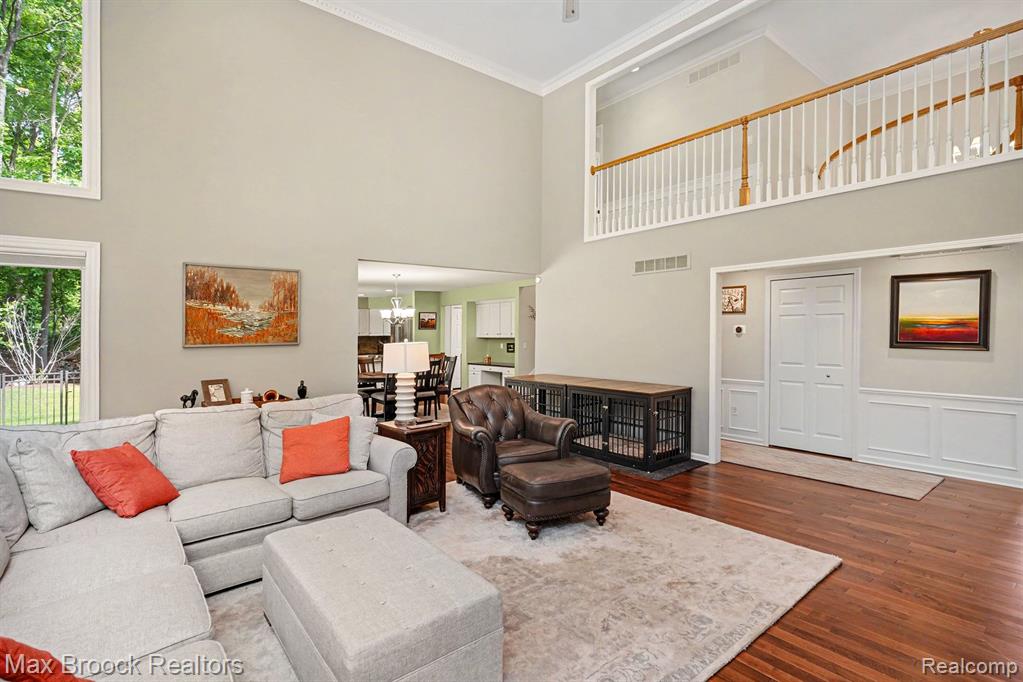 1300 Oak Hollow Drive, Milford, MI 48380 — Photo 8