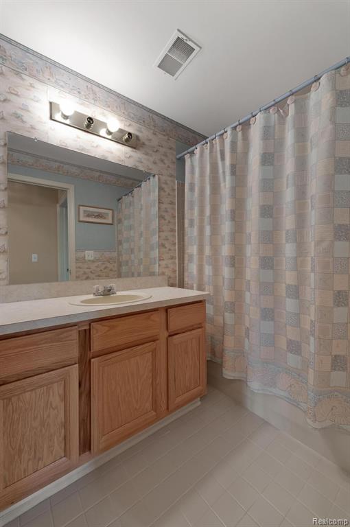 46254 CAVALIER Drive, Macomb, MI 48044 — Photo 23