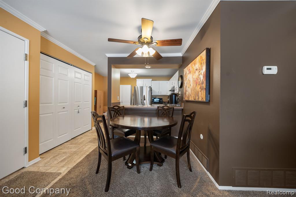 833 BLOOMFIELD VILLAGE Boulevard, #B, Auburn Hills, MI 48326 — Photo 4