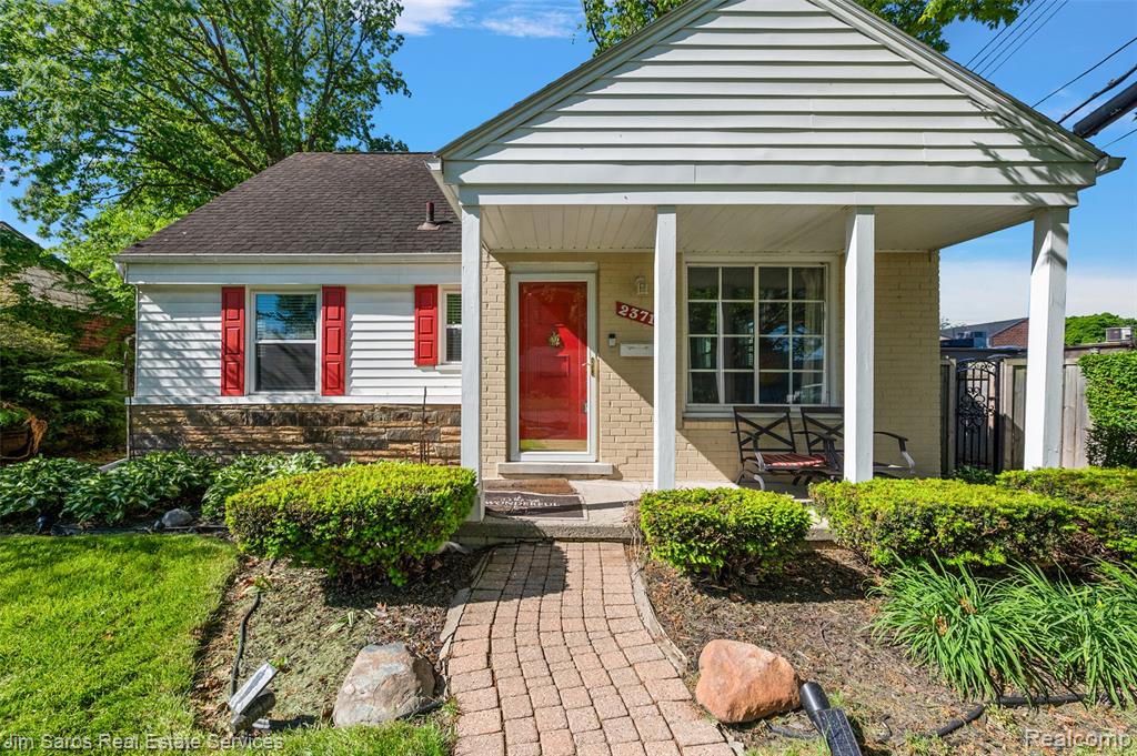 2371 Allard Avenue, Grosse Pointe Woods, MI 48236 — Photo 3