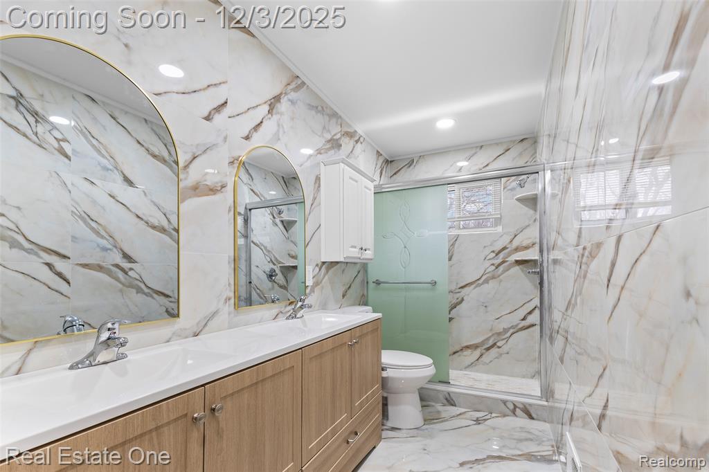 8456 Robindale Avenue, Dearborn Heights, MI 48127 — Photo 17