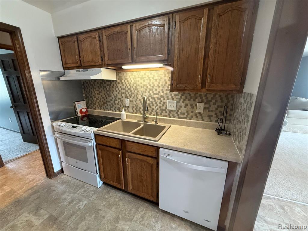 8510 S Pepper Ridge Drive S, Grand Blanc, MI 48439 — Photo 19