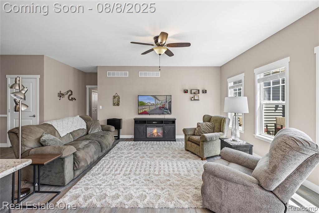 9265 Regency Boulevard, Pinckney, MI 48169 — Photo 13