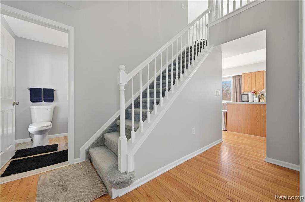 44569 GREENBRIAR Court, Belleville, MI 48111 — Photo 12