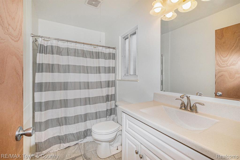 537 SPRING Lane, Flushing, MI 48433 — Photo 17