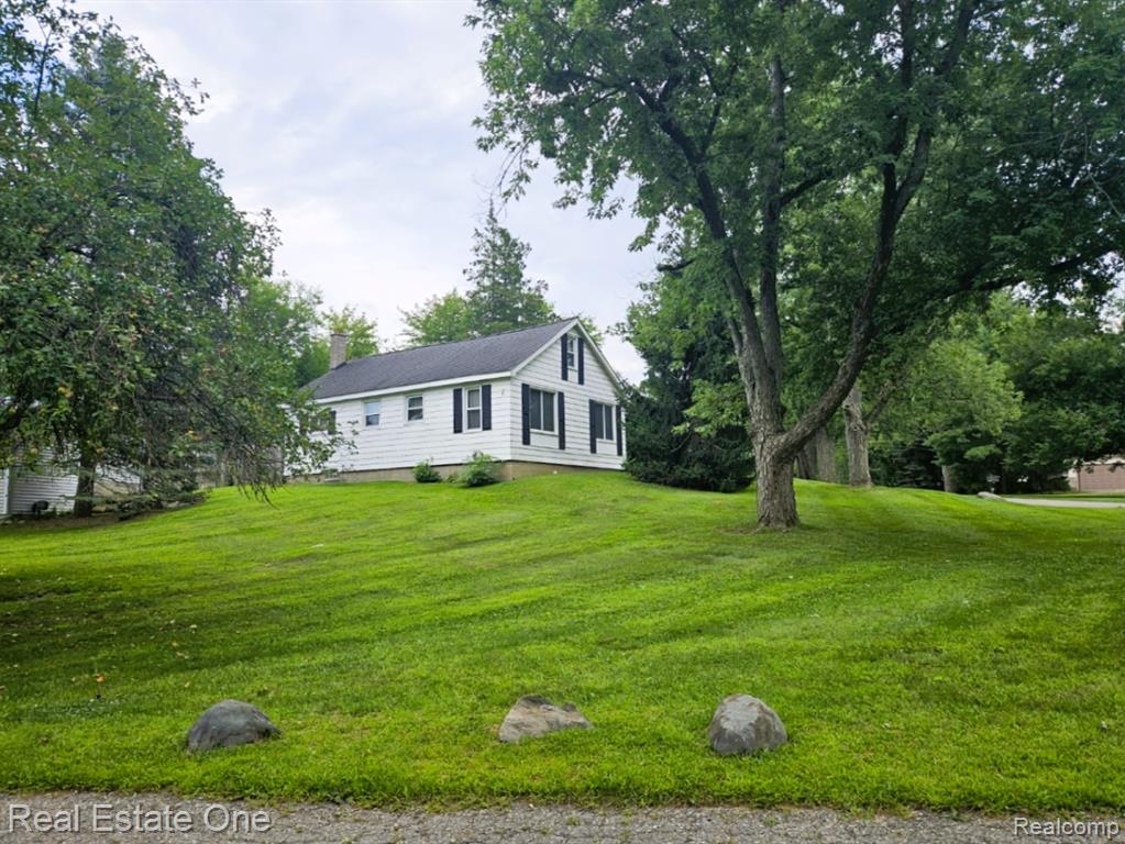 4415 Welland Drive, West Bloomfield, MI 48323 — Photo 34