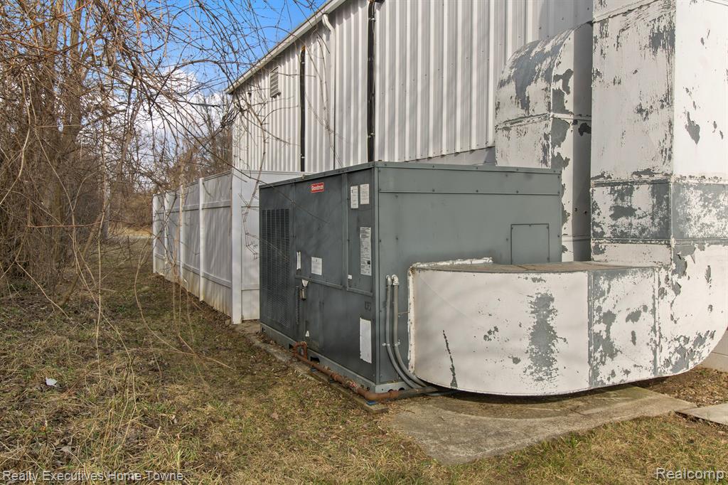 840 WHITNEY Drive, Lapeer, MI 48446 — Photo 44