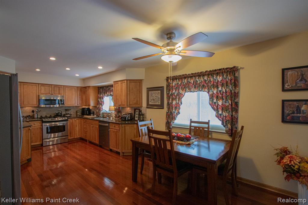19170 Dawnshire Drive, Brownstown, MI 48193 — Photo 15
