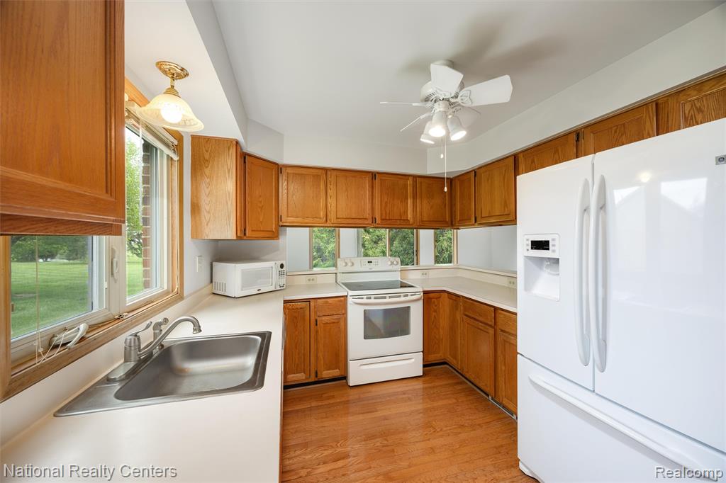 16061 Meadows Drive, Macomb, MI 48044 — Photo 16