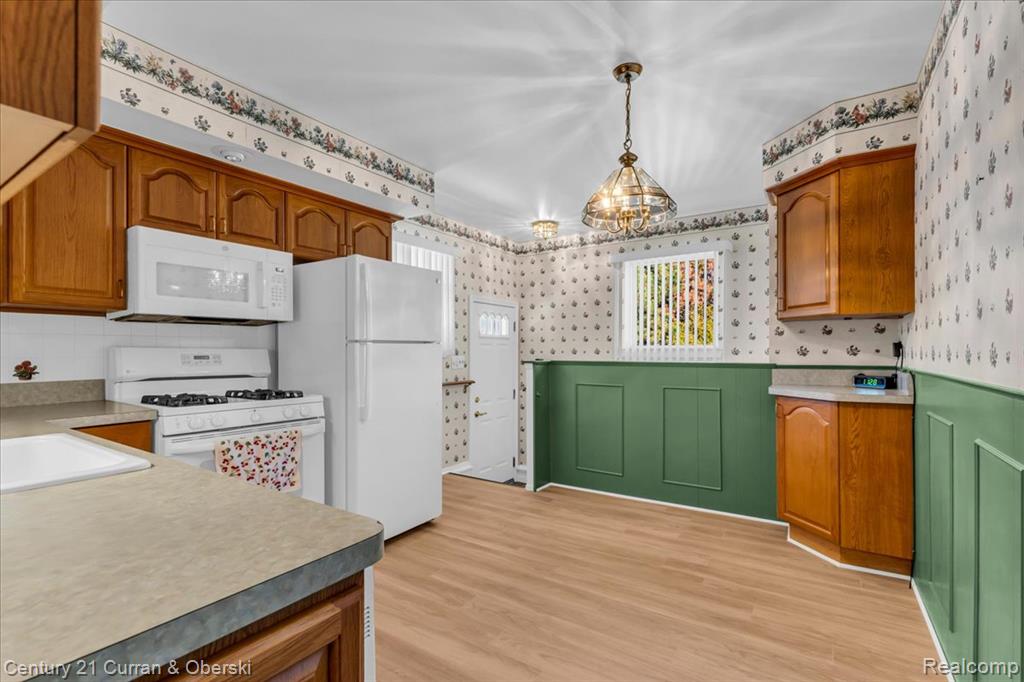 489 River Court, Lincoln Park, MI 48146 — Photo 8