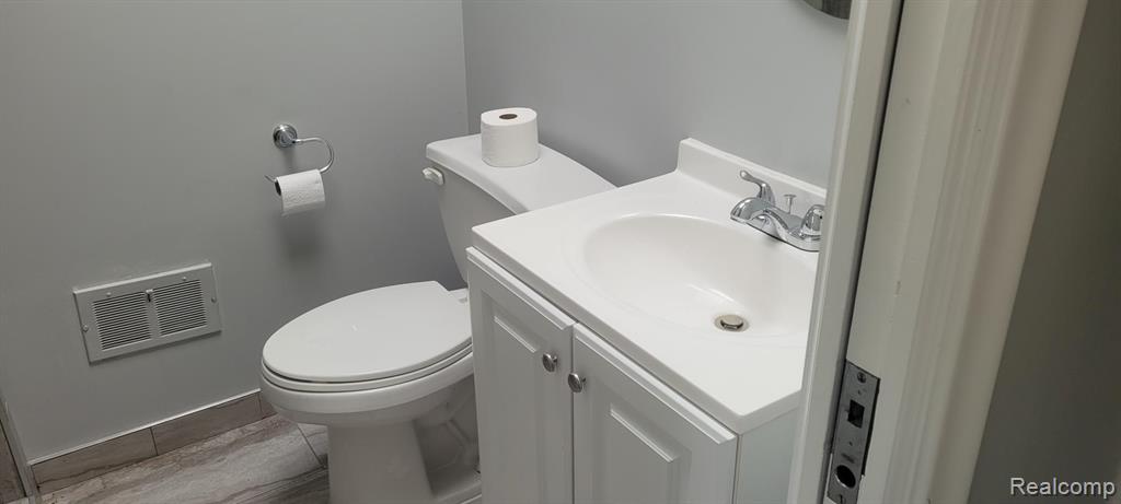 4995 Broomfield Lane, West Bloomfield, MI — Photo 14