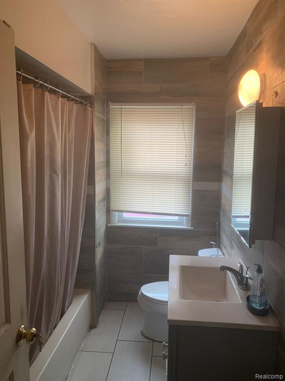 6110 GREENVIEW Avenue, Detroit, MI 48228 — Photo 16