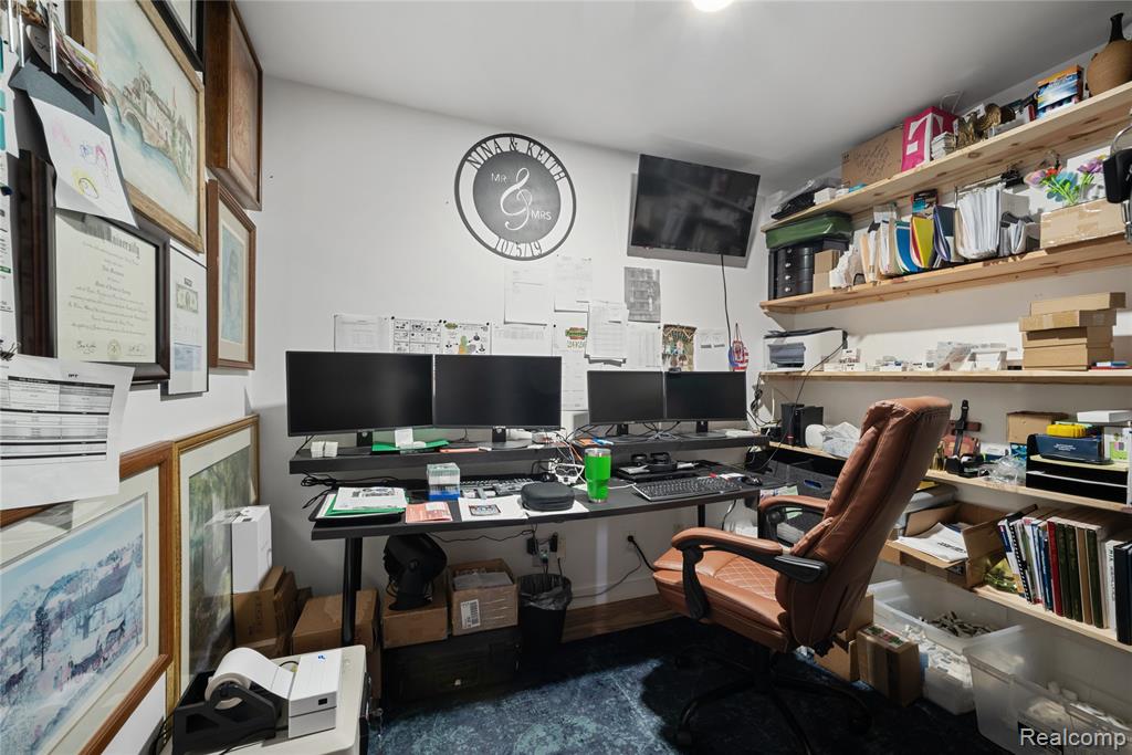 6810 N Territorial Road, Plymouth, MI, 48170