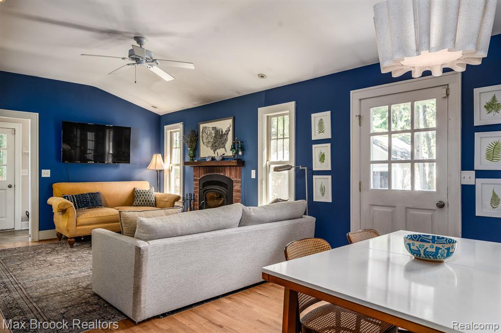 9 WOODSIDE PARK Boulevard, Pleasant Ridge, MI — Photo 12