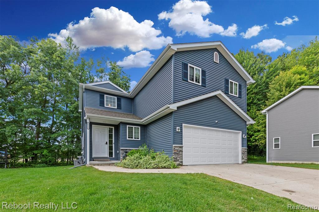 6555 Skylar Lane, Waterford, MI 48327 — front exterior