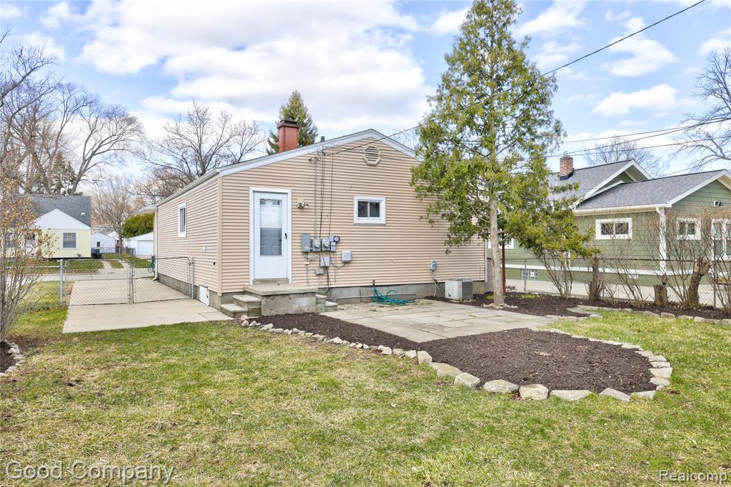 550 Roth Boulevard, Clawson, MI — Photo 14