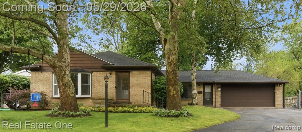 733 S Webik Avenue, Clawson, MI — front exterior