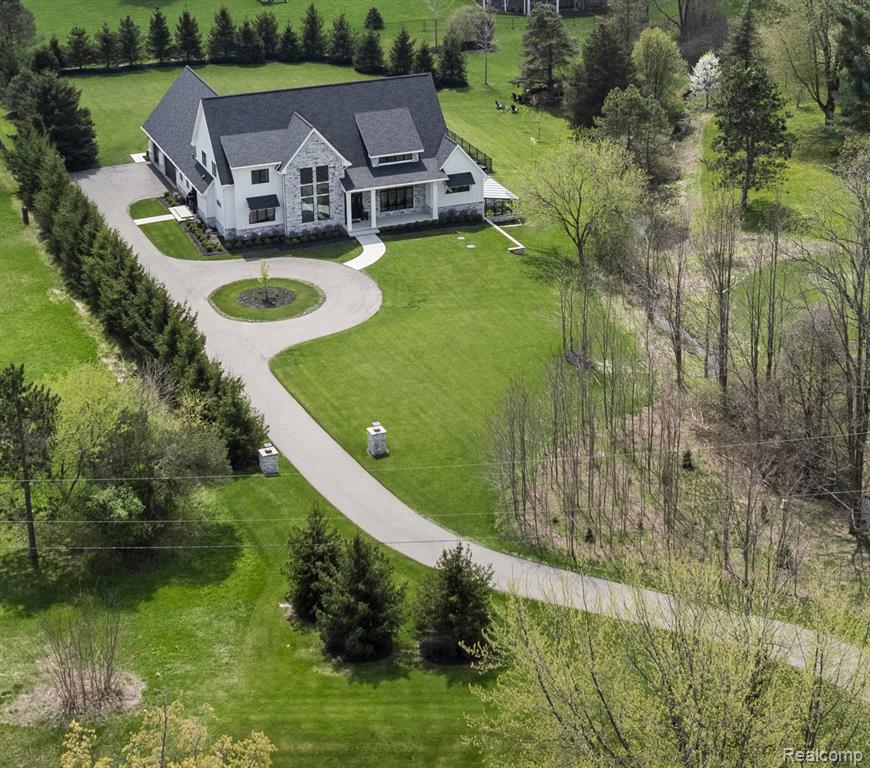 8439 Holcomb Road, Clarkston, MI 48348 — Photo 3