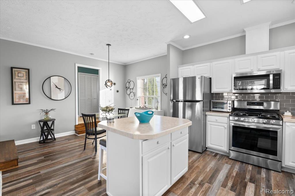 11201 Woodchester Court, South Lyon, MI 48178 — Photo 16