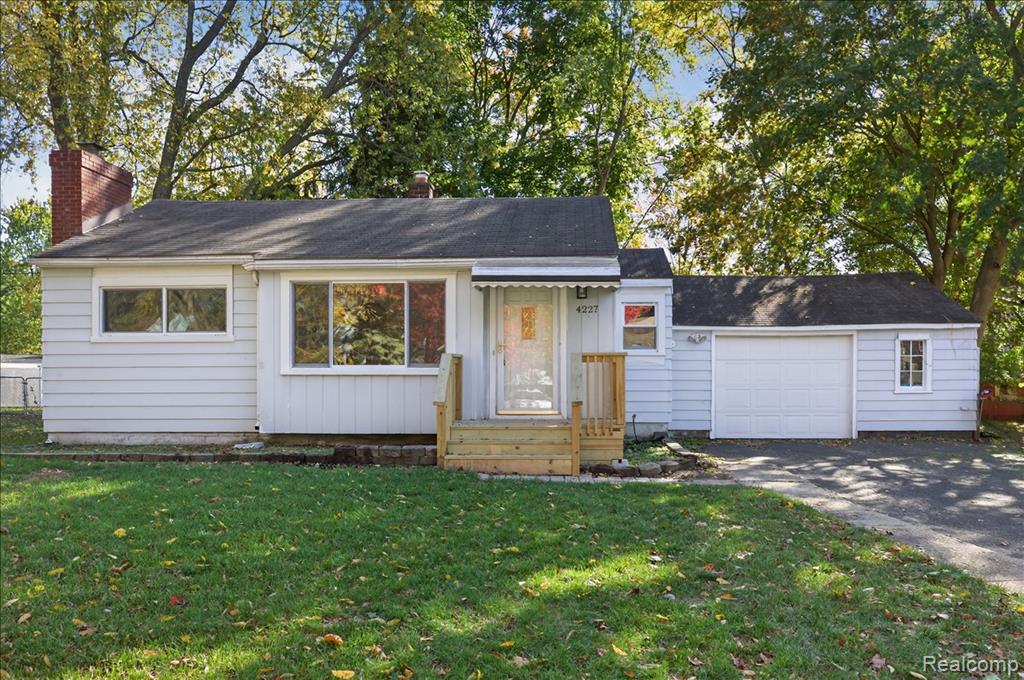 4227 Lanette Drive, Waterford, MI 48328 — front exterior