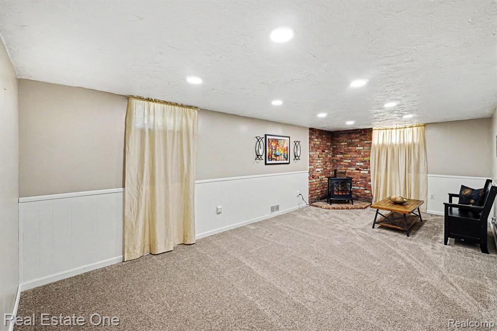769 Manordale Court, Milford, MI 48381 — Photo 21