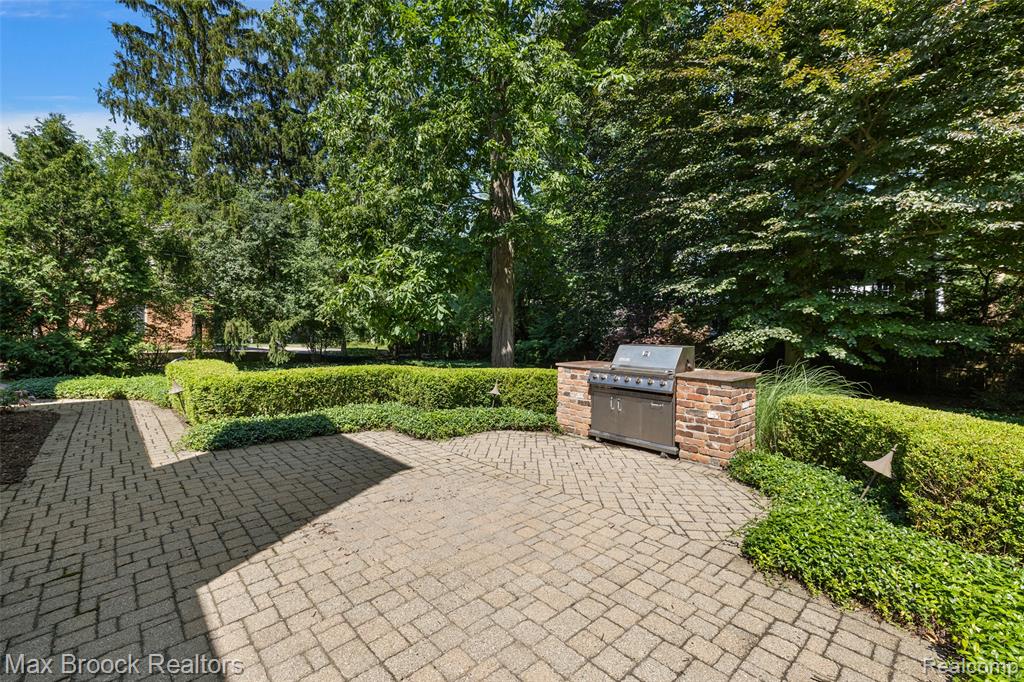 748 Waddington Street, Bloomfield Hills, MI 48301 — Photo 34